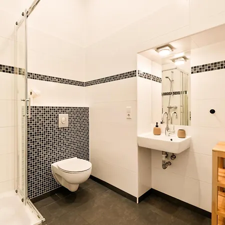 Spacious 2-bedroom In The Heart Of Friedrichshain * Берлин